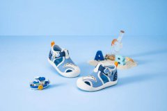 平稳迈步向成长,江博士机能鞋呵